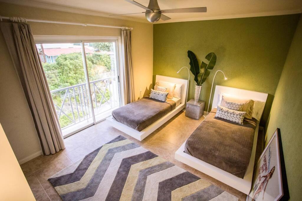 Designer Penthouse - Stunning Property With Amazing Views Άγιος Ιάκωβος Εξωτερικό φωτογραφία